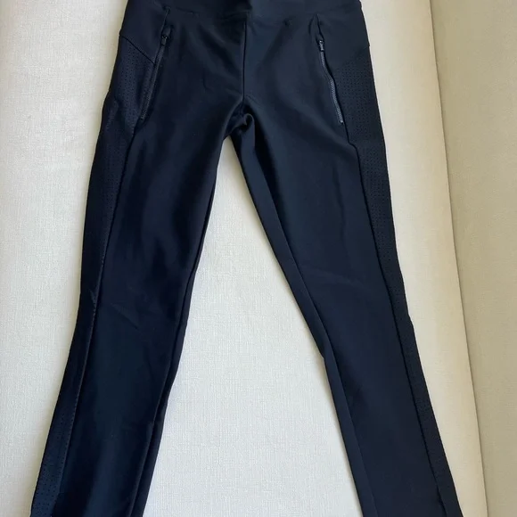 Athleta Stellar Black Cropped Leggings/Pants - Picture 3 of 10